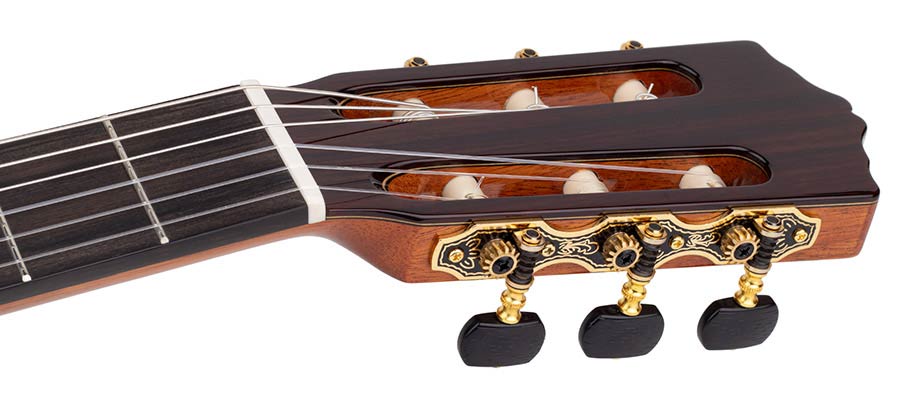 Salvador Cortez solid cedar - solid rosewood + Hardcase