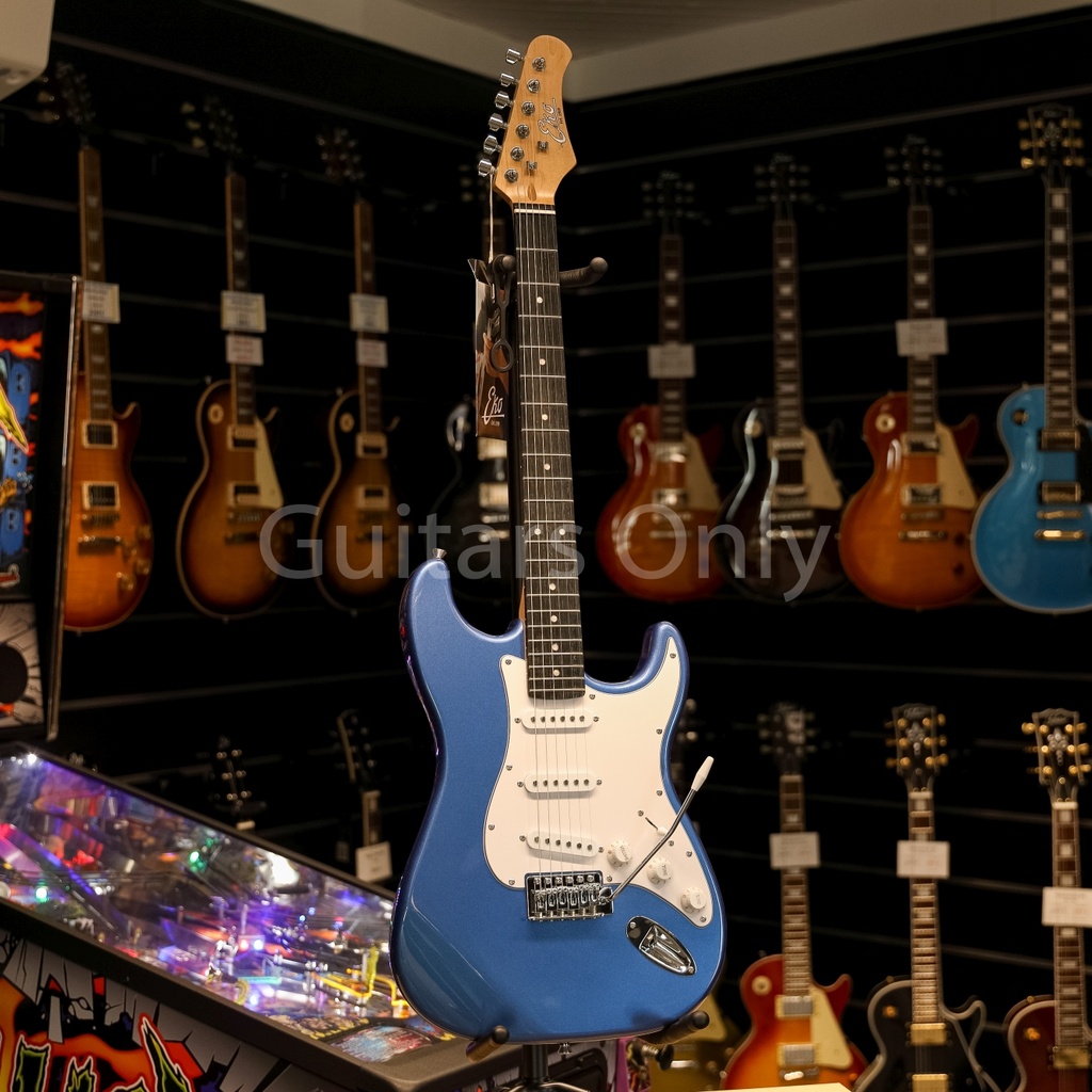 EKO S300BLU Strat Metallic Blue