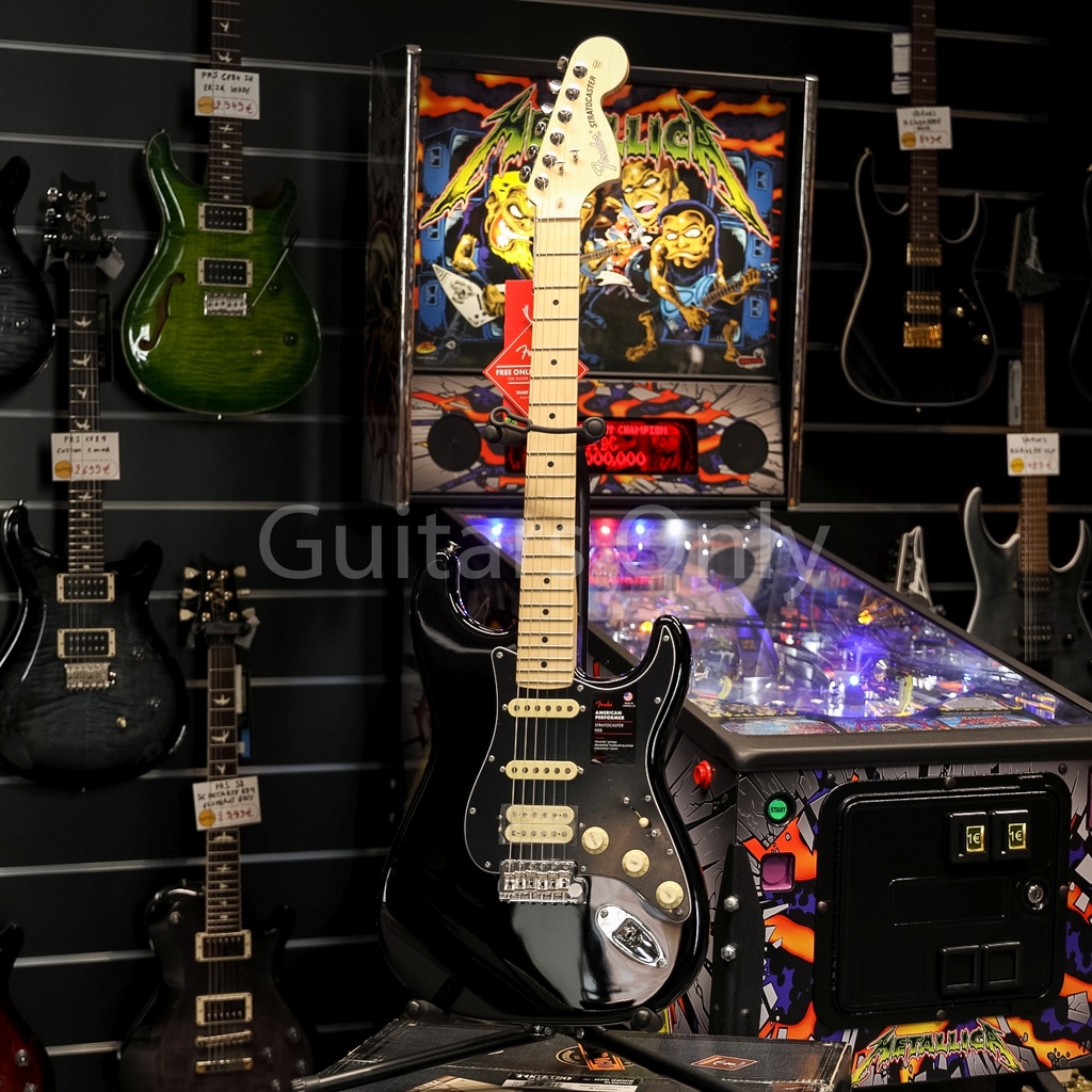 Fender American Performer Stratocaster HSS, Maple Fingerboard, Black