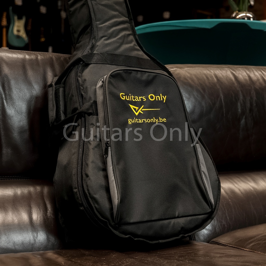 Gigbag for acoustic guitar