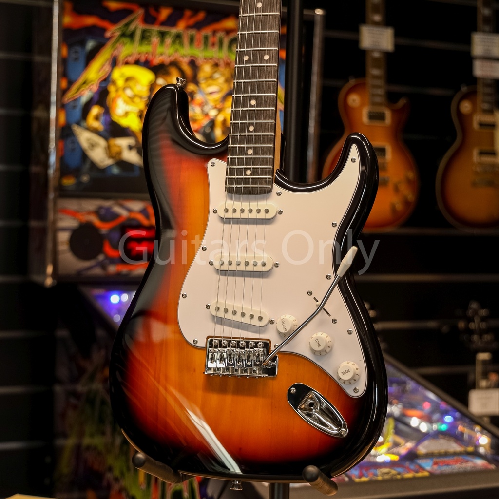 EKO S300SB Strat Metallic Sunburst