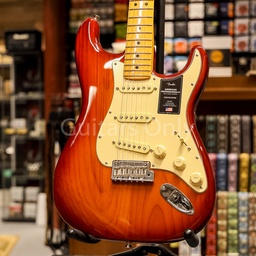 [011-3902-747] Fender American Professional II Stratocaster, Maple Fingerboard, Sienna Sunburst