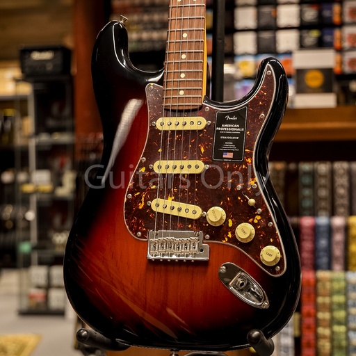 [0113900700] Fender American Professional II Stratocaster, Rosewood Fingerboard, 3-Color Sunburst w/case